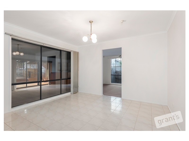 4 Edith Rise, Hampton Park VIC 3976