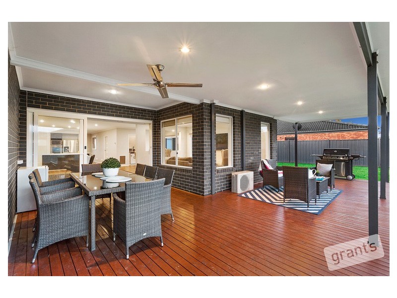 19 Saltbush Avenue, Lyndhurst VIC 3975