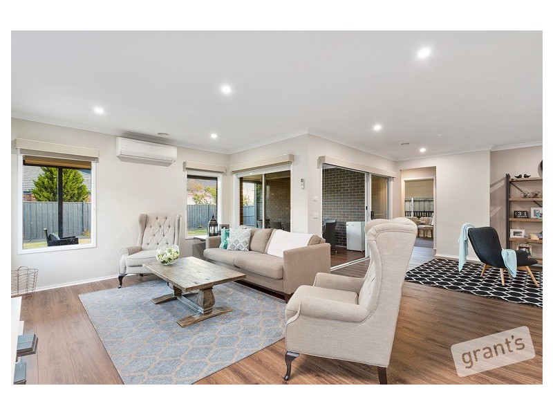 19 Saltbush Avenue, Lyndhurst VIC 3975