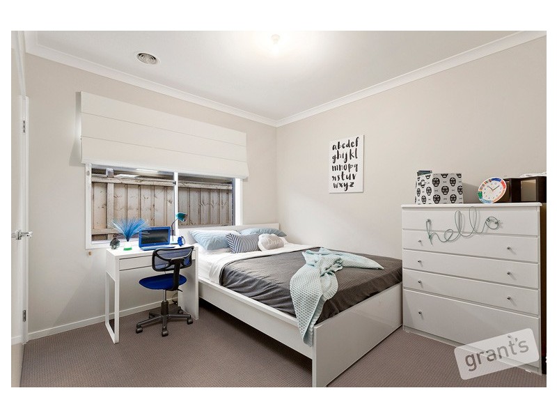 19 Saltbush Avenue, Lyndhurst VIC 3975