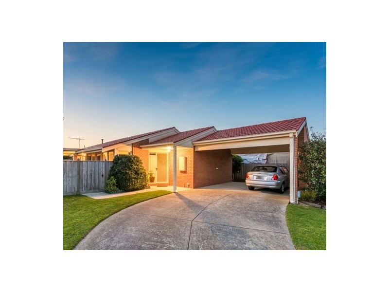 11 Andrea Crescent, Cranbourne North VIC 3977