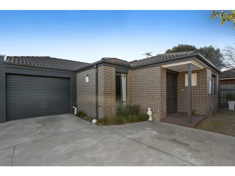17A Collins Crescent, Berwick VIC 3806