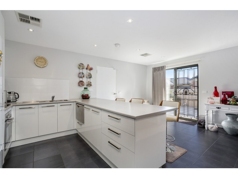 17A Collins Crescent, Berwick VIC 3806