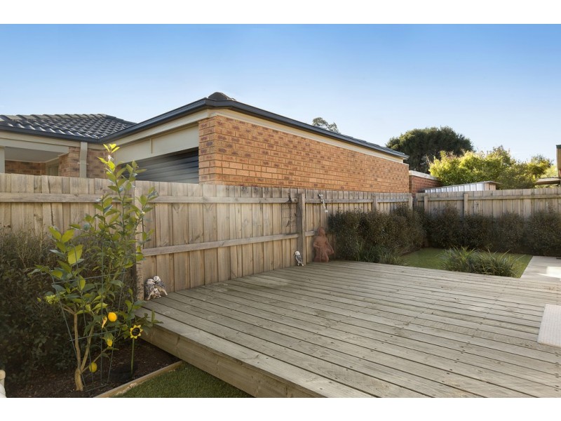 17A Collins Crescent, Berwick VIC 3806