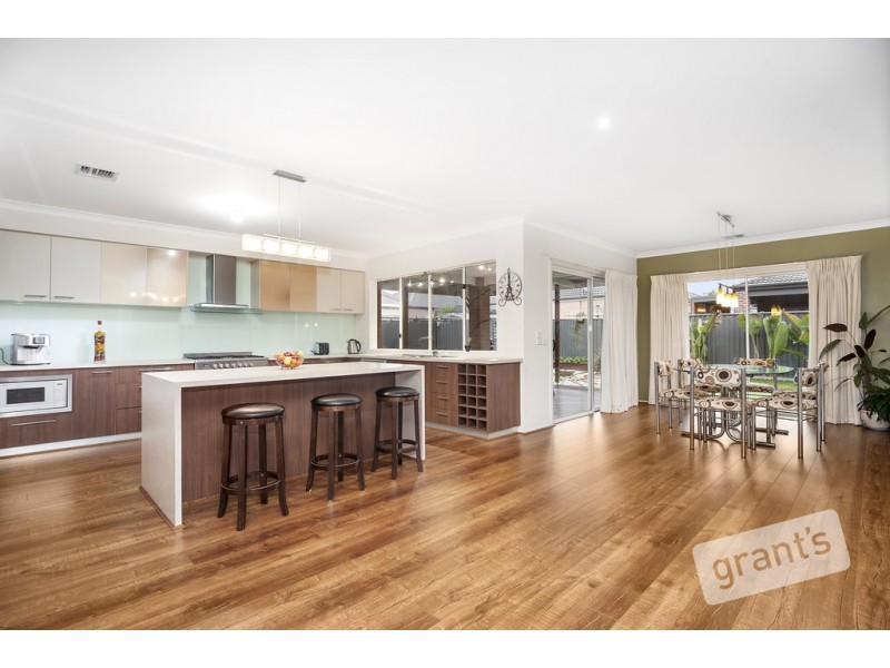 4 Prosperity Avenue, Cranbourne North VIC 3977