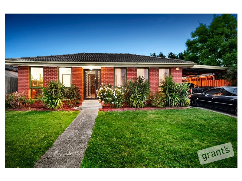 24 Collins Crescent, Berwick VIC 3806
