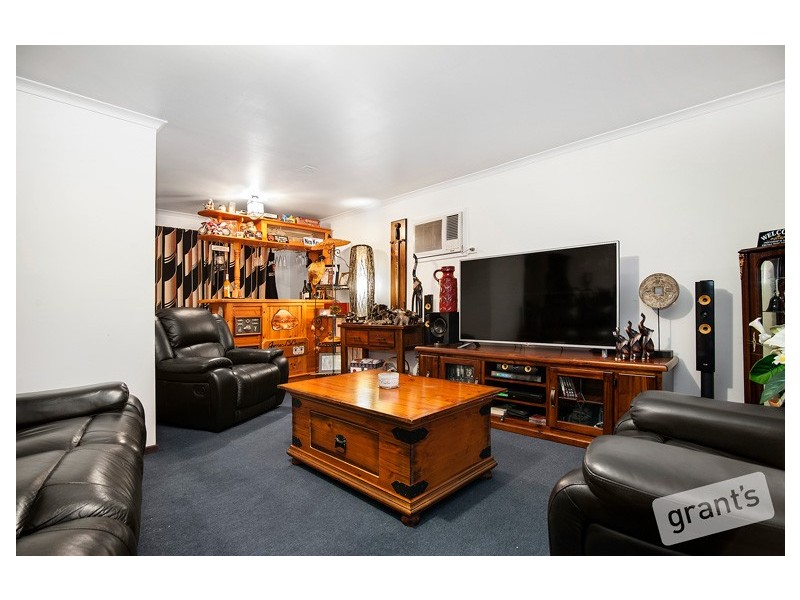 24 Collins Crescent, Berwick VIC 3806