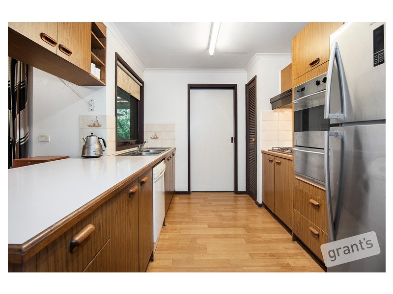 24 Collins Crescent, Berwick VIC 3806