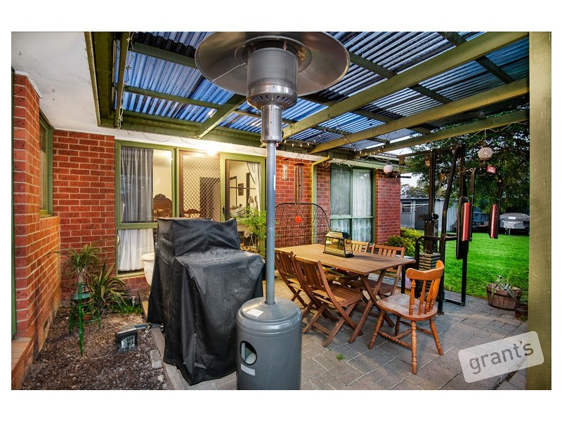 24 Collins Crescent, Berwick VIC 3806