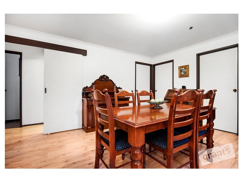 24 Collins Crescent, Berwick VIC 3806