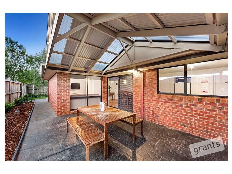 2 Dahlen Place, Berwick VIC 3806