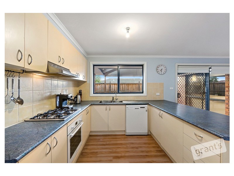 2 Dahlen Place, Berwick VIC 3806