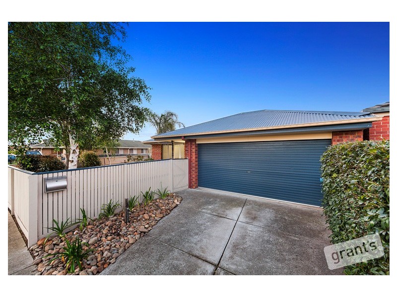 2 Dahlen Place, Berwick VIC 3806