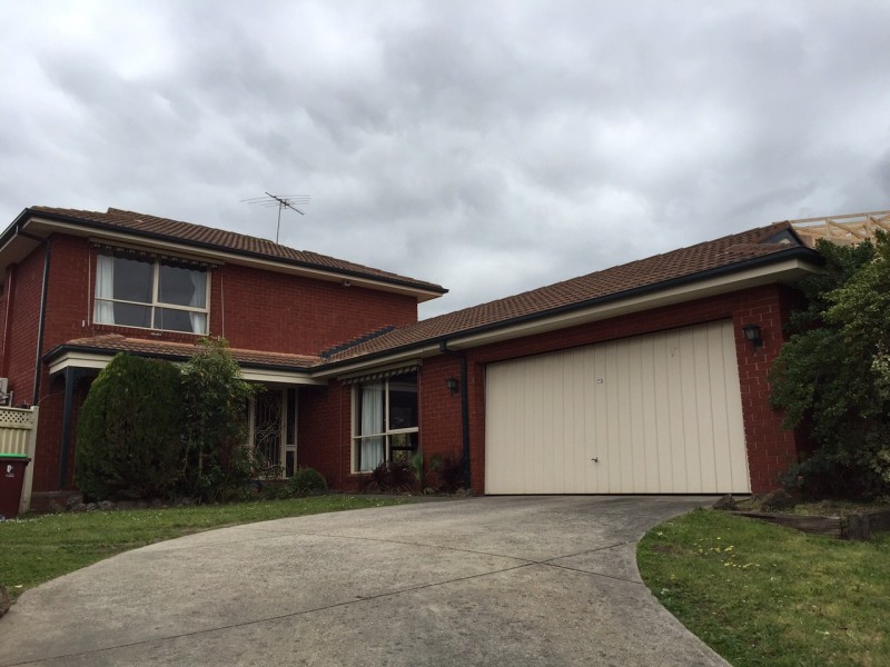 2 Heard Close, Berwick VIC 3806