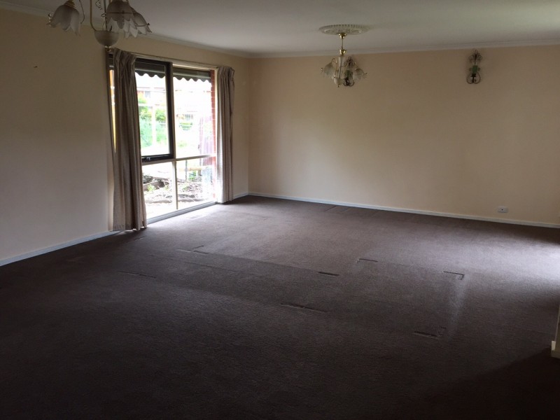 2 Heard Close, Berwick VIC 3806