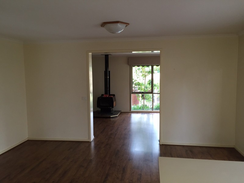 2 Heard Close, Berwick VIC 3806