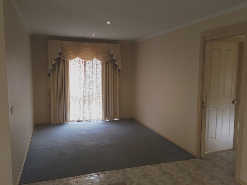 82 Amber Crescent, Narre Warren VIC 3805