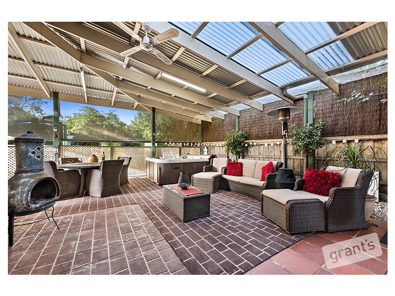 19 Scenic Drive, Beaconsfield VIC 3807