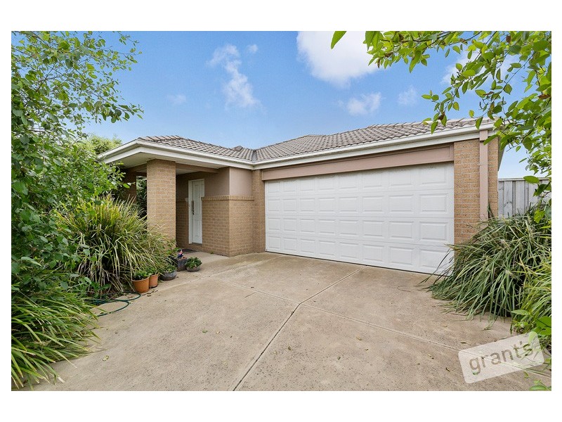 20 Mermaid Grove, Lyndhurst VIC 3975