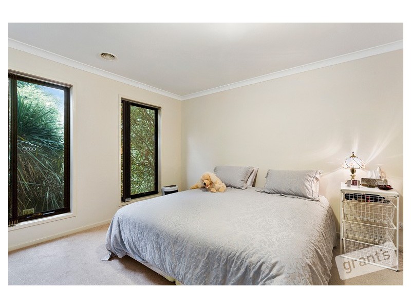 20 Mermaid Grove, Lyndhurst VIC 3975