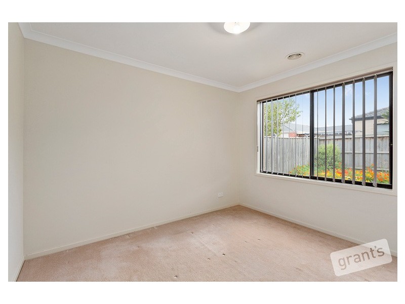 20 Mermaid Grove, Lyndhurst VIC 3975