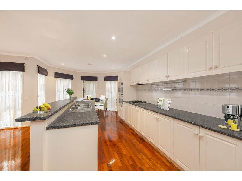 5 Kippenross Drive, Narre Warren South VIC 3805