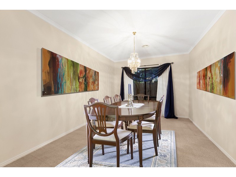 5 Kippenross Drive, Narre Warren South VIC 3805