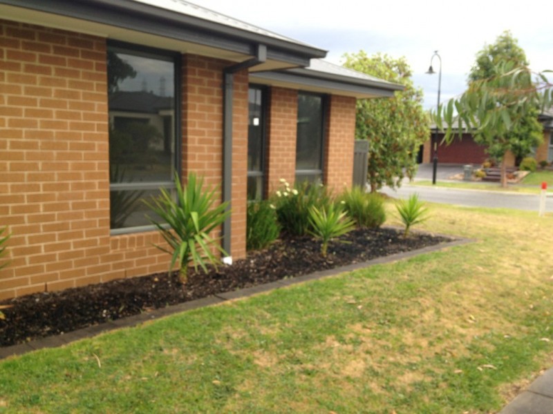 36 Pommegranate way, Pakenham VIC 3810