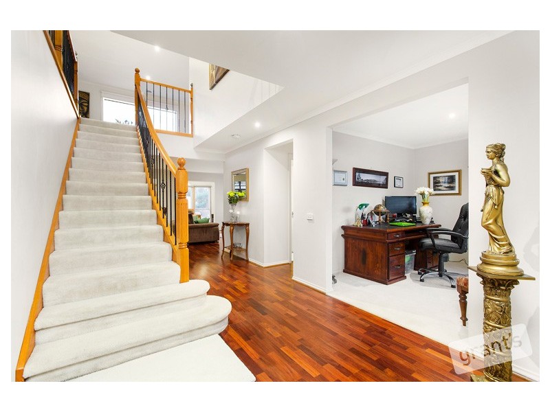 60 Berwick Springs Promenade, Narre Warren South VIC 3805