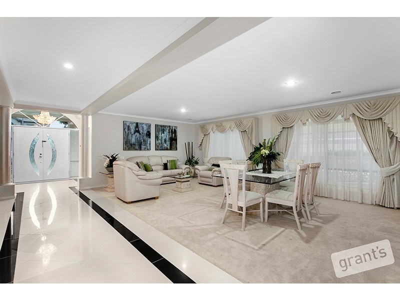 31 Langbourne Drive, Narre Warren South VIC 3805