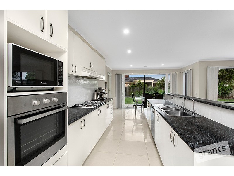 31 Langbourne Drive, Narre Warren South VIC 3805