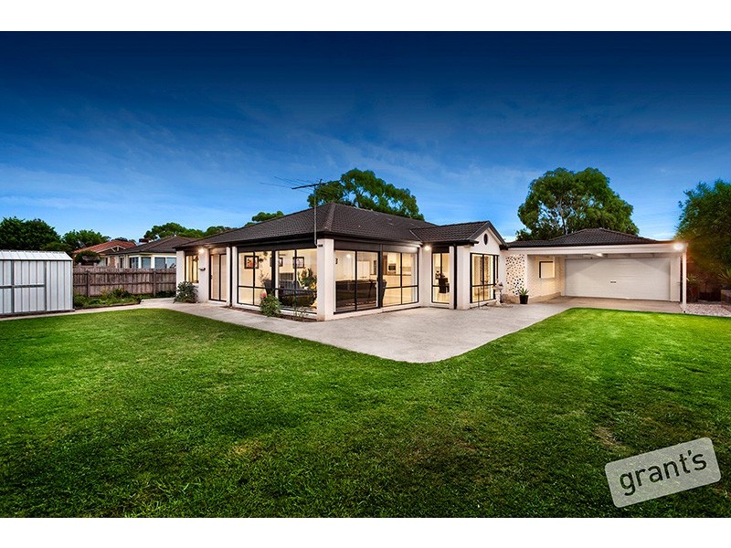 31 Langbourne Drive, Narre Warren South VIC 3805