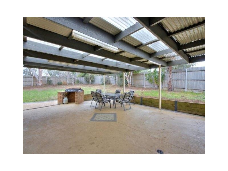 3 Lauder Place, Berwick VIC 3806