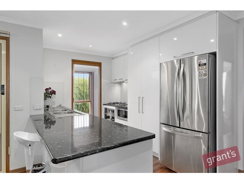 37 Pentland Drive, Narre Warren VIC 3805