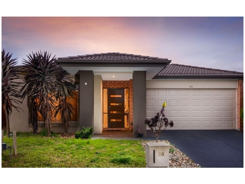 24 Sabel Drive, Cranbourne North VIC 3977