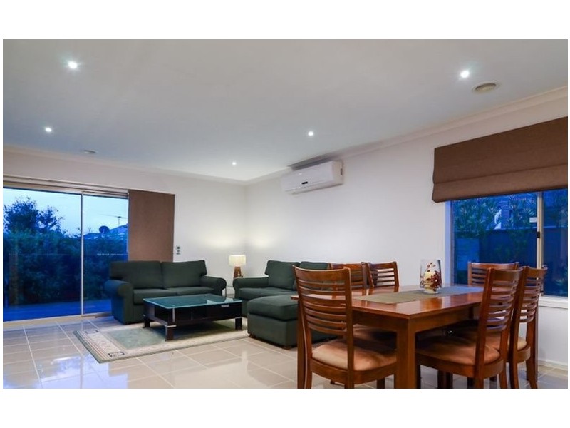 24 Sabel Drive, Cranbourne North VIC 3977