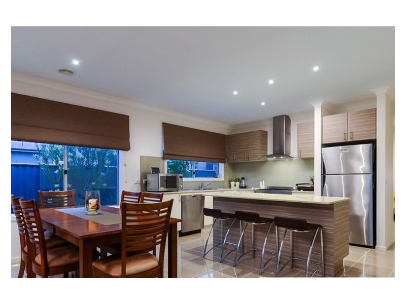 24 Sabel Drive, Cranbourne North VIC 3977