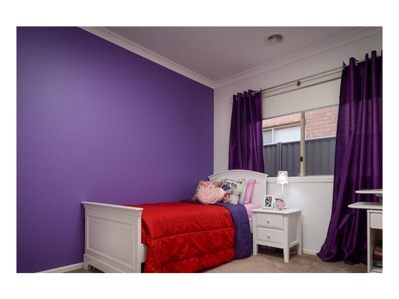 24 Sabel Drive, Cranbourne North VIC 3977