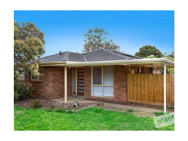 52 Cheviot Avenue, Berwick VIC 3806