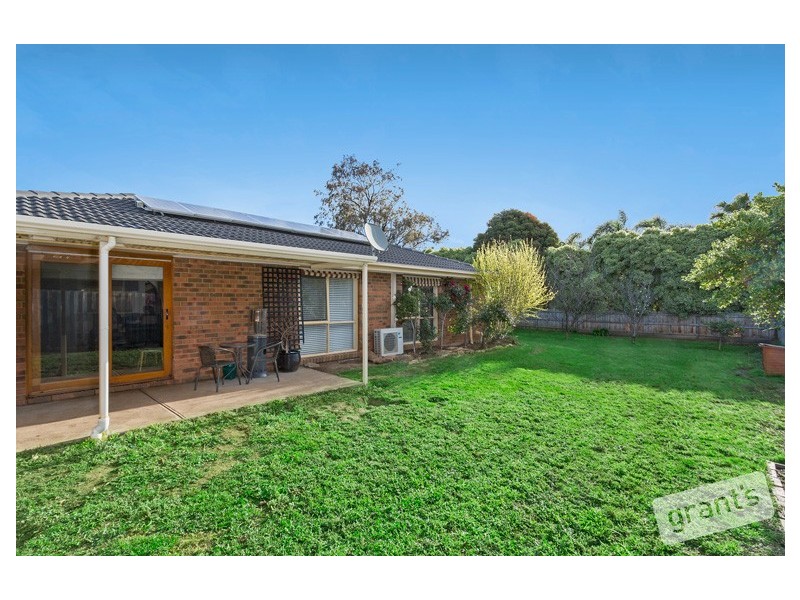 52 Cheviot Avenue, Berwick VIC 3806