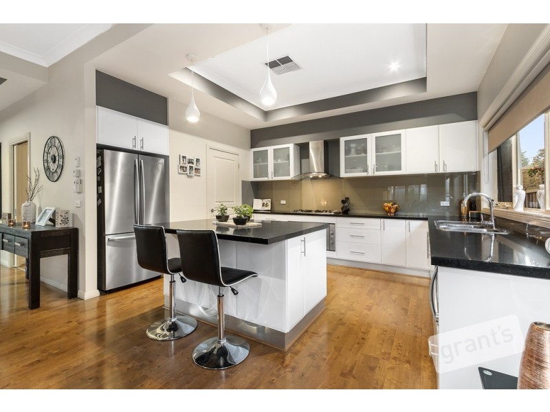 25 Braybrook Drive, Narre Warren South VIC 3805