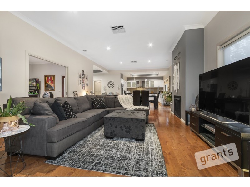 25 Braybrook Drive, Narre Warren South VIC 3805