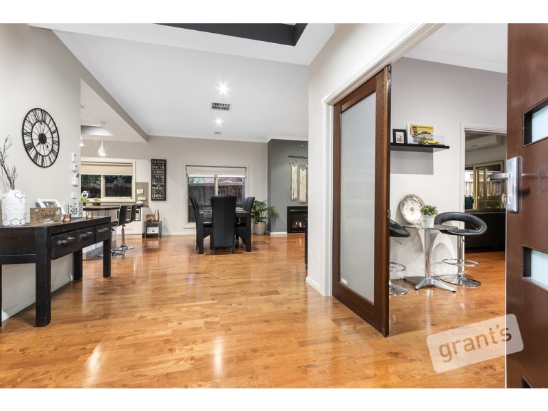 25 Braybrook Drive, Narre Warren South VIC 3805