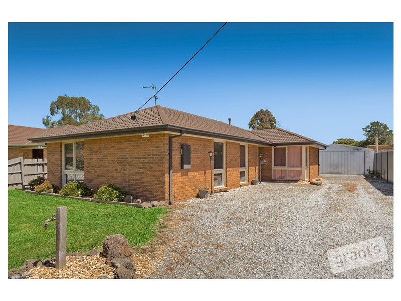 14 Arleon Crescent, Cranbourne VIC 3977