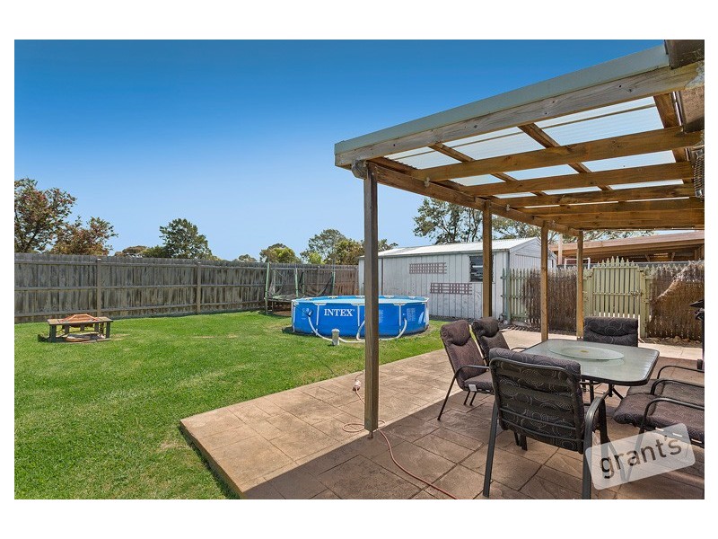 14 Arleon Crescent, Cranbourne VIC 3977