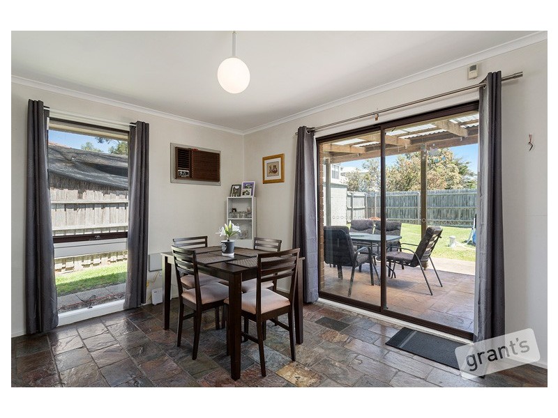 14 Arleon Crescent, Cranbourne VIC 3977