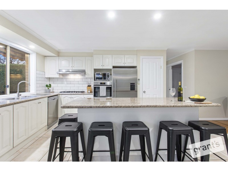 13 Mayfair Crescent, Narre Warren VIC 3805