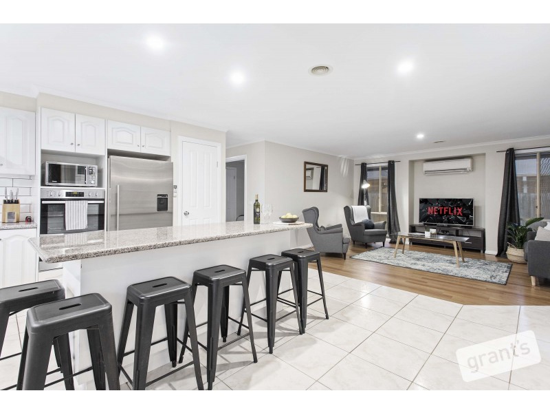 13 Mayfair Crescent, Narre Warren VIC 3805