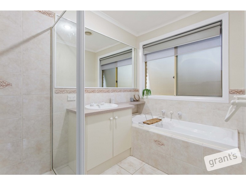 13 Mayfair Crescent, Narre Warren VIC 3805