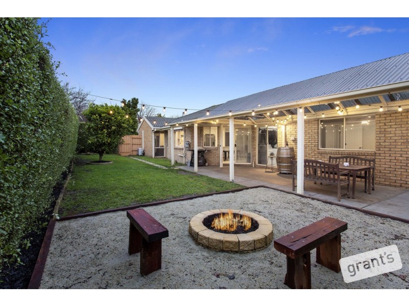 13 Mayfair Crescent, Narre Warren VIC 3805